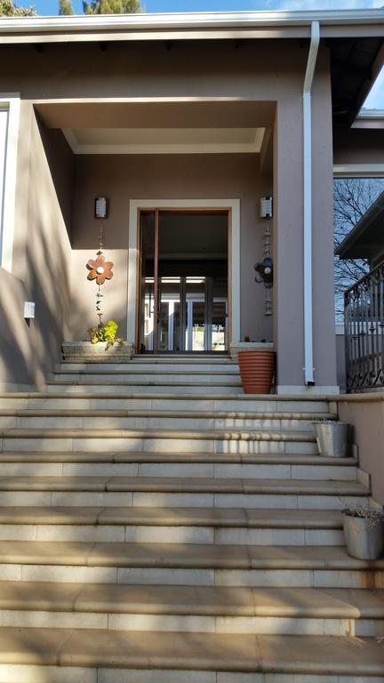 Bed and Breakfast 6 On Acacia Johannesburg Exterior foto